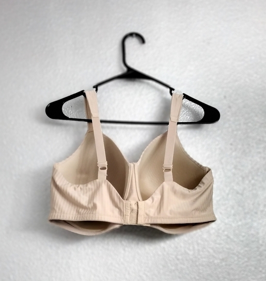 Playtex Secrets Perfectly Smooth Bra.   Size 42DDD - Picture 2 of 5